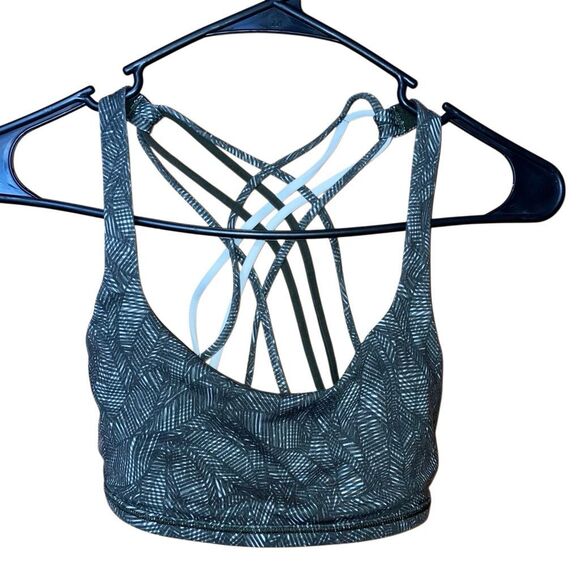 Lululemon free to be wild leaf printed green sports bra Unpadded strappy crisscr - Picture 2 of 11